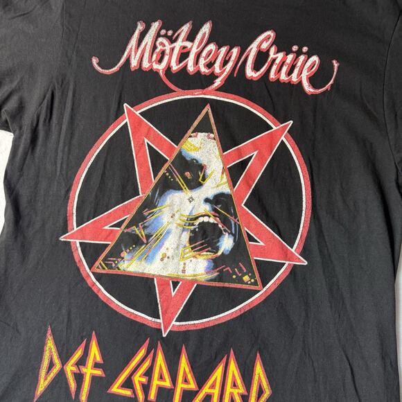 MOTLEY CRUE DEF LEPPARD POISON JOAN JETT CONCERT TOUR TSHIRT Mens Large Band Tee - Picture 3 of 4